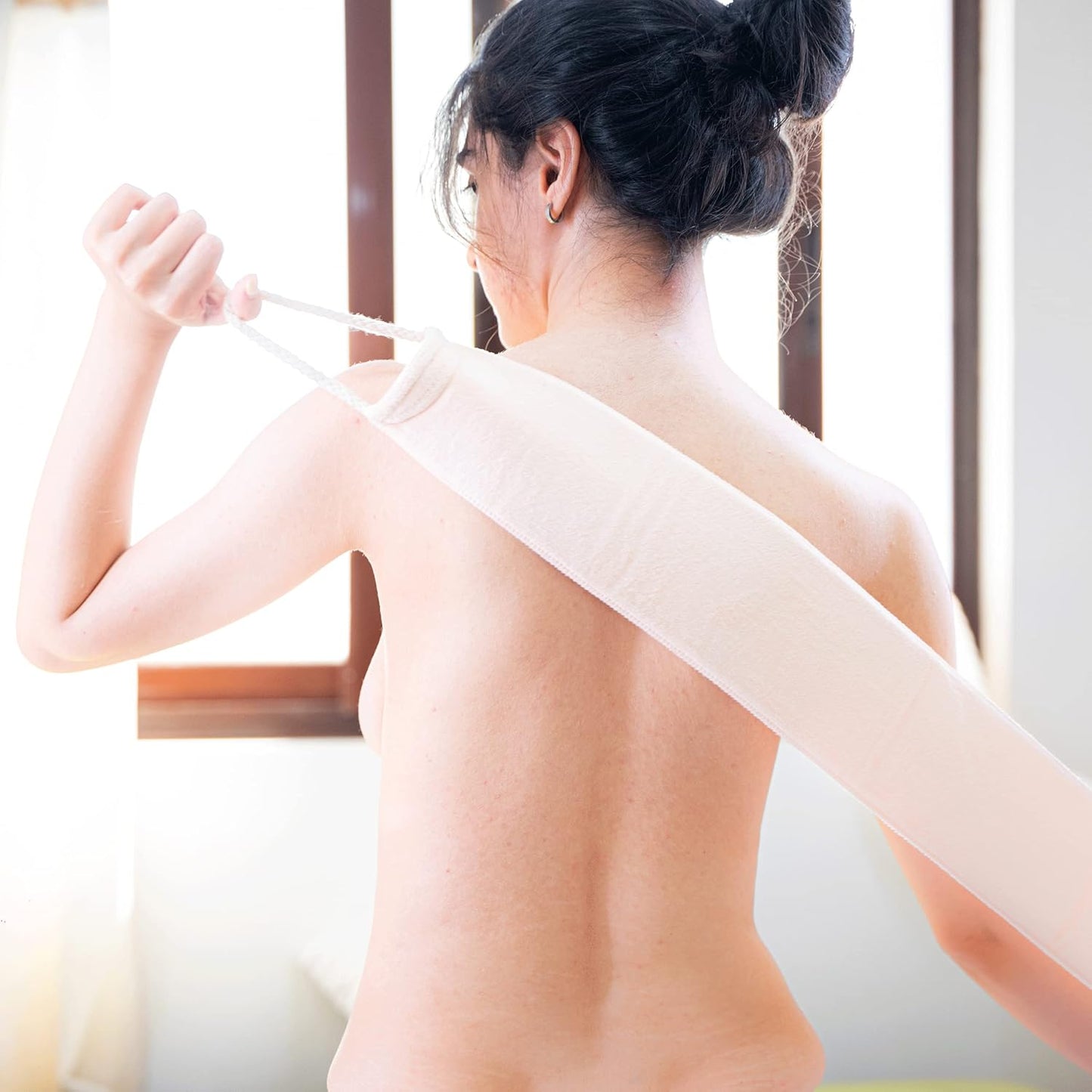 Slick- Lotion Applicator for Your Back - Easy Application of Lotions and Creams - Smooth and Even Application to Entire Back - Sunscreen Applicator for Back